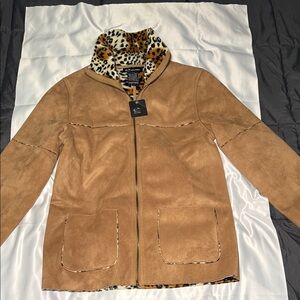 Cabela's Tan Jacket with Leopard Print Collar